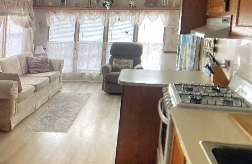 Assateague Pointe House | ASSATEAGUE POINTE Cottage-“Best Location” slp 6+Porch.sunrm 2Pools,private pier