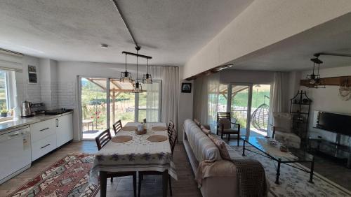 Ayvacik House | Assos Egedebirnefes Kır Evi