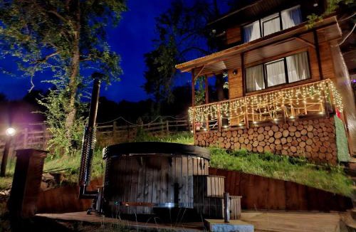 Motaieni House | Asternut de Stele