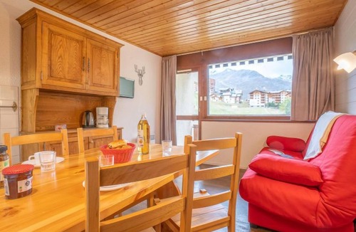 Les Menuires Apartment | Asters 1215 Bâtiment B4 by Interhome