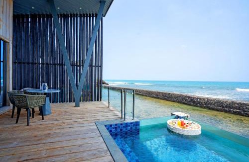 Karang Bolong Hotel | Aston Anyer Beach Hotel