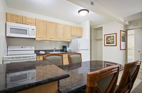 Waikiki Apartment | Aston Waikiki Sunset