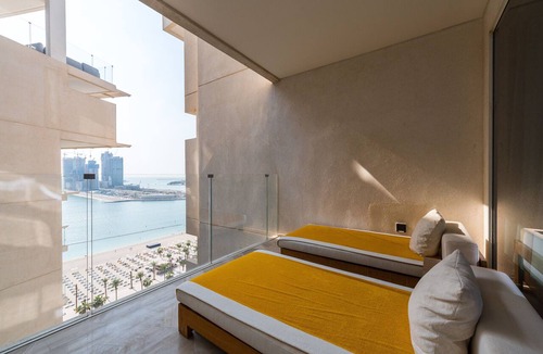 Palm Jumeirah Apartment | Astonishing 1BR Apt with Sea View