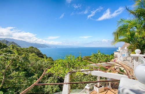 Conchas Chinas Villa | Astonishing Views of Banderas Bay - 8BD Villa