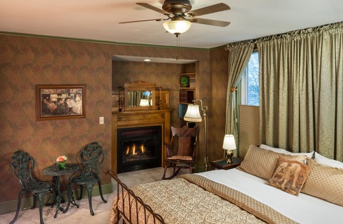 Green Bay Bed & Breakfast | Astor House