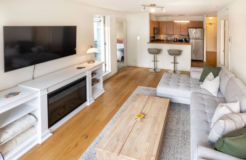 Downtown Victoria Condo | Astoria Elegance Contemporary Suite in one of Victoria's Best Buildings by Victoria Prime!