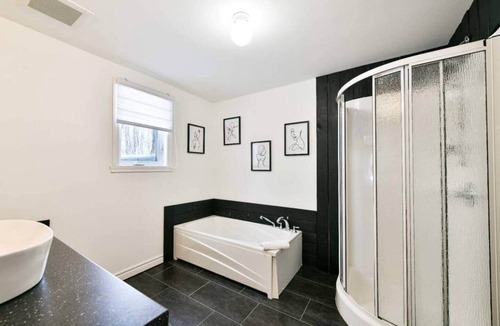 Val-Racine Apartment | Astro 3 – Suite with Two Queen Beds Near Mont-Mégantic