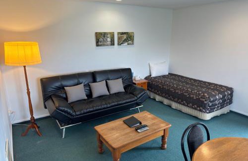 Oamaru Hotel | ASURE Ambassador Motor Lodge