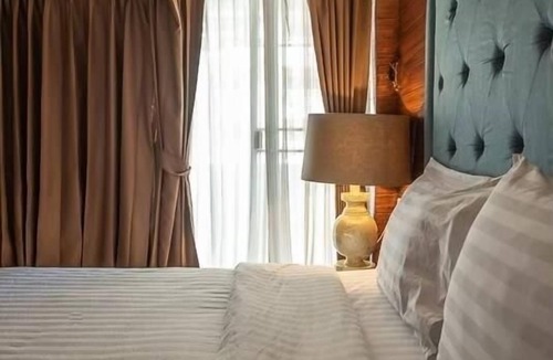 Bang Phlat Hotel | At 42 Residence
