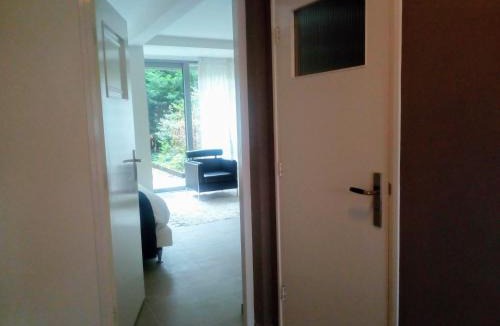 Amsterdam South Bed & Breakfast | At number 6