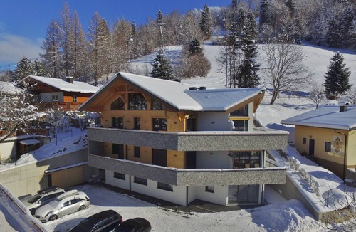 Alpendorf Ski Chalet | Apartment Alpendorf near Ski Slopes