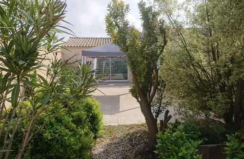 Bourcefranc-le-Chapus Apartment | At the foot of the Ile d'Oléron, large studio with courtyard and bicycles.