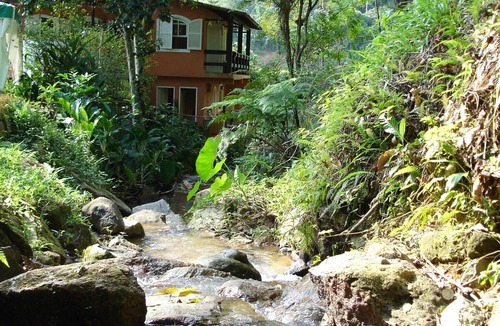 Vila Santa Alice House | At the foot of the Petrópolis mountains, 50 minutes from Rio, beautiful country house.