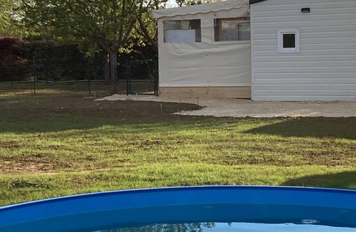 Saint-Sylvestre-sur-Lot House | At the gateway to the Perigord and Lot regions, mobile home in a rural setting