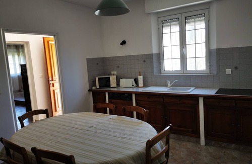 Cheval-Blanc House | At the gateway to the Luberon Regional Nature Park Classified tourist accommodation ★