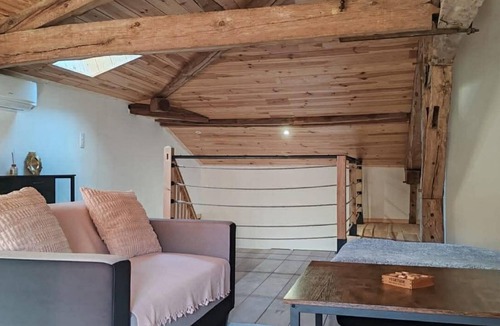 Saugnacq-et-Muret House | At the source of Lesquire. Large Landes house with its airial and rivers