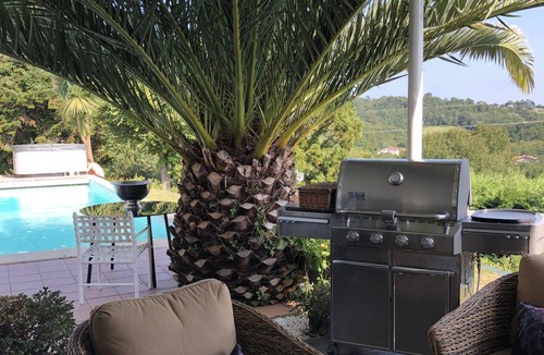 Saint-Pierre-d'Irube House | Atelier d'Artiste near Biarritz, 2-person spa, Pyrenees view