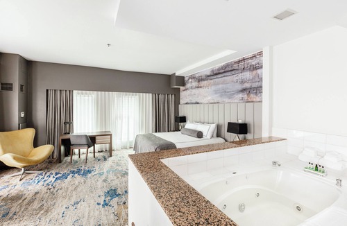 Greektown Historic District Hotel | Atheneum Suite Hotel