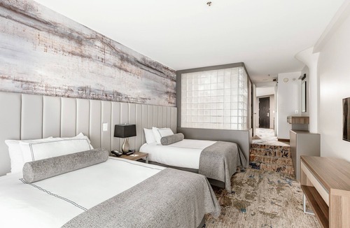 Greektown Historic District Hotel | Atheneum Suite Hotel
