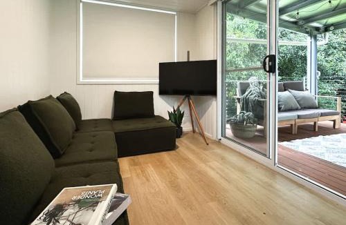 Atherton House | Atherton Tiny - Retreat with Fire Pit