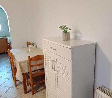 Kithira Apartment | Athina Rooms