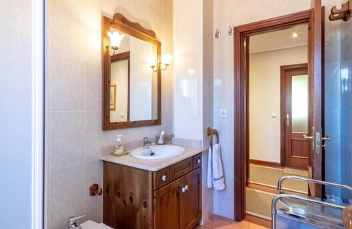 Elexalde Auzoa Apartment | Ático con 2 terrazas by The Urban Hosts
