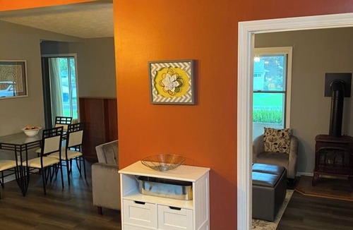 Fennville House | Atkins cottage Private close to town pet friendly