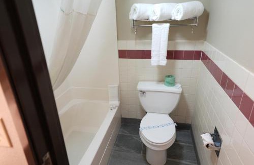 Marshalltown Hotel | Atlantic Inn Marshalltown, Iowa