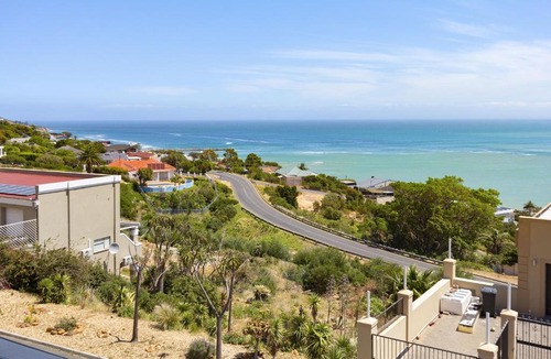 Mountainside House | Atlantic Sky Villa