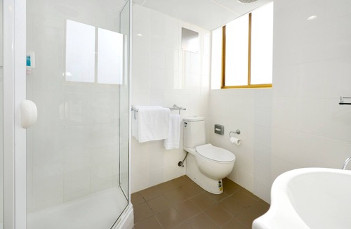 Glenelg Hotel | Atlantic Tower Motor Inn
