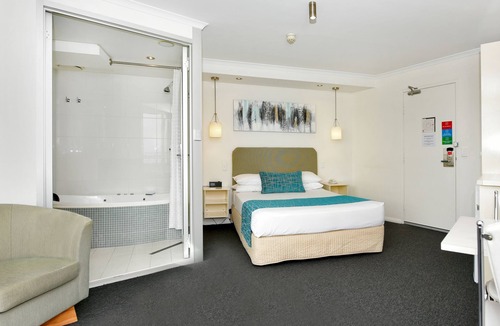 Glenelg Hotel | Atlantic Tower Motor Inn