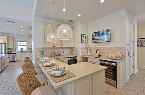 Bradenton Beach House | Atlantis Beach House~Water Slide, Heated Pool/Spa!
