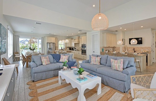 Bradenton Beach House | Atlantis Beach House~Water Slide, Heated Pool/Spa!