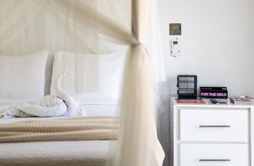 Pedernales Apartment | ATOAS: Loving Vacation Retreat with Pool and Jacuzzi 5 min from Beach/Poblado