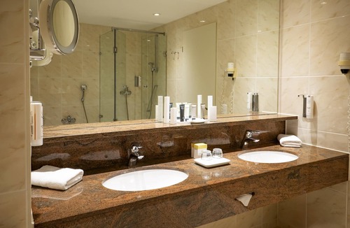 Schwaig Hotel | Atomis Hotel Munich Airport by Mercure