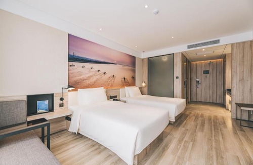Haining Hotel | Atour Hotel Haining Leather City South Gate