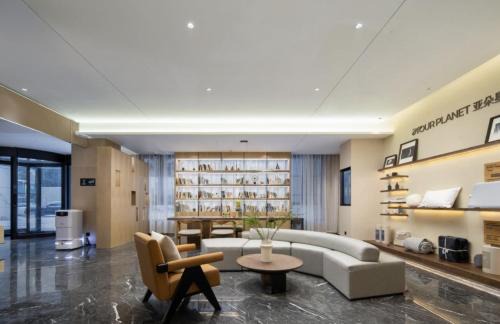 Wucheng District Hotel | Atour Hotel Jinhua Bayi South Street Subway Station