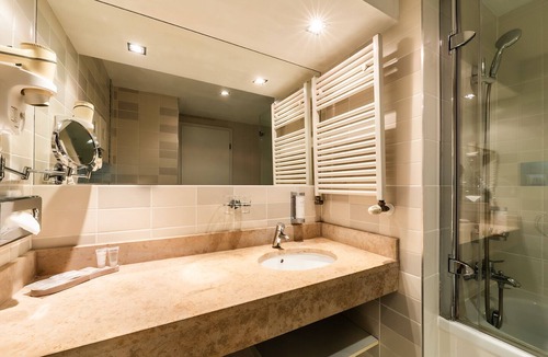 Nepszinhaz negyed Hotel | Atrium Hotel by Mellow Mood Hotels
