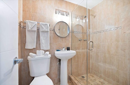 Miami Springs Hotel | Atrium Hotel, Trademark Collection by Wyndham