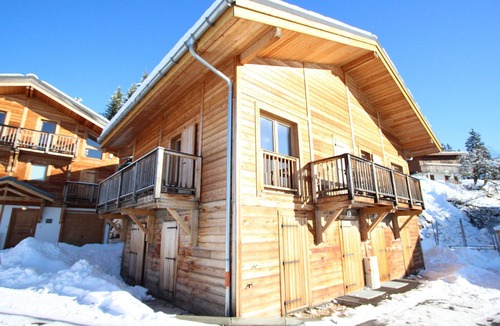 Chamrousse Ski Chalet | Attached chalet for 8 on 3 levels, pets allowed