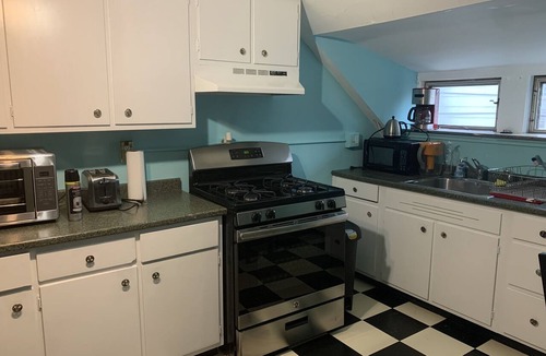 Wyndhurst Apartment | Attic Apartment in Leafy Roland Park