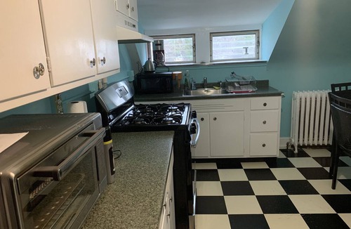 Wyndhurst Apartment | Attic Apartment in Leafy Roland Park