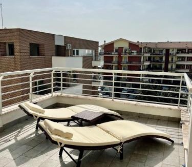 Zona XXXI Mezzocammino Apartment | Attico due piani di Lusso moderno BBQ & WiFi