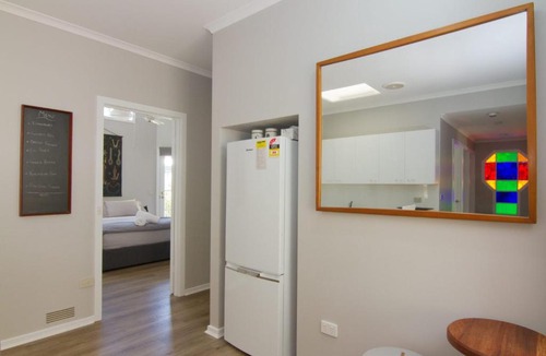 Bright Apartment | Atticus Cottage