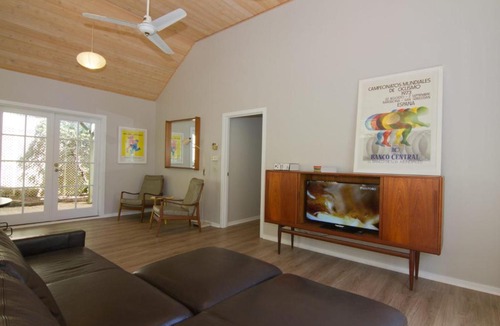 Bright Apartment | Atticus Cottage