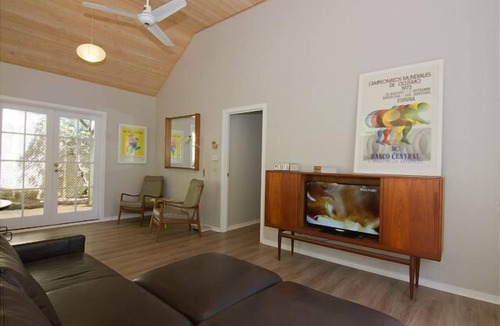 Bright Apartment | Atticus Cottage, Bright