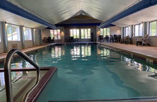 Bartlett Apartment | Attitash Hotel Room-AC, Pool, Hot Tub, Storyland