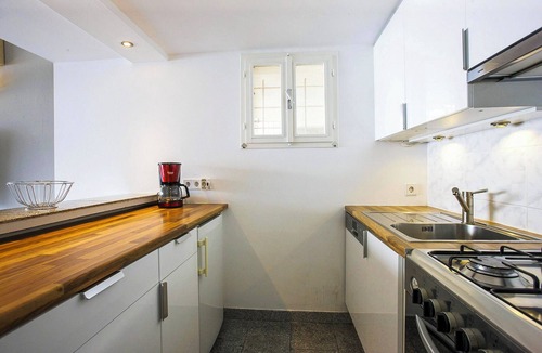 Susello Apartment | Attractive 4½-room apartment with 3 balconies, pool and dream view