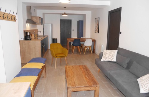 Mont-de-Lans Apartment | Attractive 53m² apartment, located opposite the ESF champamé meeting point.