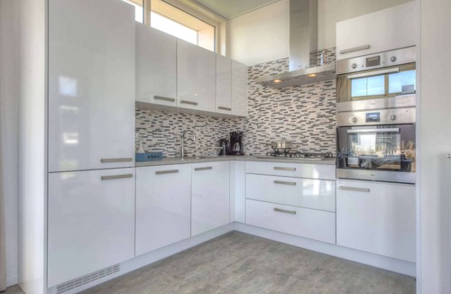 Hellevoetsluis Ski Chalet | Attractive chalet 4.5 km. from Rockanje